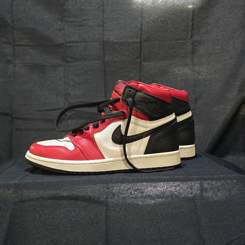 Jordan 1 Retro High Sain Snake Chicago (Women's Size 6.5) - Picture 11 of 11
